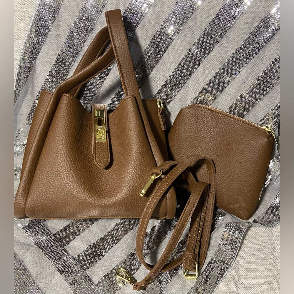 Bucket Bag ~ Tan ~ Crossbody ~ hand bag ~ Never Used ~ Removable Inside Pouch